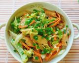 Hình bước làm 4 của món Chả cá xào bắp cải và cà rốt