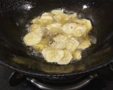A picture of step 5 of Raw Banana Chips waffers.