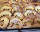 Foto del paso 6 de la receta: Medialunas con glace 🥐