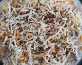 A picture of step 5 of Chicken and Herb White Pizza with garlic sauce.