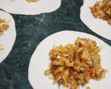 A picture of step 3 of Veg momos fried momos.