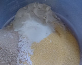 Foto del paso 1 de la receta: Pancitos integrales con harina de maíz y pasas de uva 🌽🍇