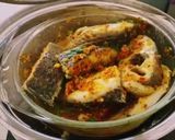 A picture of step 2 of Steamed Tilapia with Herbs.