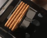 Foto del paso 2 de la receta: Pastel de galletas y dulce de leche, sin horno, que puede crecer según los comensales