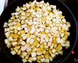 Foto del paso 3 de la receta: Tortilla de papas con cebolla y perejil