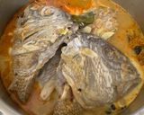 Foto langkah ke 7 dari resep Gulai Kepala Ikan Kakap Praktis.