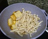Foto langkah ke 3 dari resep Egg Tofu Jamur Shimeji Saus Tiram.