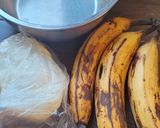 Foto del paso 1 de la receta: Bombas de plátano macho con queso