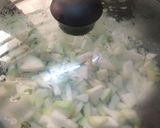 A picture of step 4 of Lauki ki sabzi.