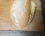Foto del paso 3 de la receta: Bocadillo de tortilla francesa y ensalada