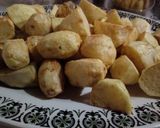 A picture of step 5 of Mutton stew with deep fried potatoes.