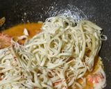 Gambar langkah 3 resipi Spagheti Aglio Olio Simple.