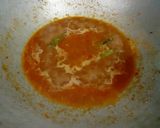 Foto langkah ke 5 dari resep Semur Telur Dadar Pedas.