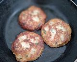 Foto del paso 5 de la receta: Tortitas de papa con atún y queso