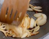 A picture of step 2 of Easy!Easy! Cabbage Tuna Pie.