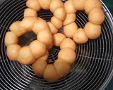 Foto langkah ke 4 dari resep Mochi Donut (Pon de Ring).