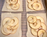 Foto del paso 2 de la receta: Hojaldres de manzana con queso de cabra y anchoas