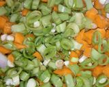 A picture of step 1 of Jollof macroni.