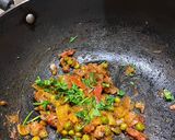 A picture of step 3 of Cheesy Veg Bun.