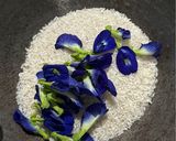 Foto langkah ke 1 dari resep Nasi Gurih Kembang Telang.