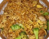 Foto langkah ke 5 dari resep Mie Goreng Brokoli.