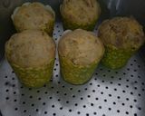 Foto langkah ke 5 dari resep Banana Cupcake.