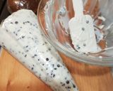 Foto del passaggio 6 della ricetta Cannoli siciliani con cioccolato e pistacchio