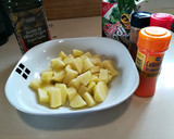 Foto del paso 1 de la receta: Patatas especiadas al horno