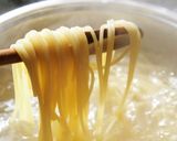 Foto del paso 1 de la receta: Pasta con nata de soja verde (pimiento)