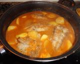 Foto del paso 10 de la receta: Rape con patatas, almejas y gambitas