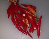 รูปขั้นตอนการทำที่ 1 ของ ผัดไก่น้ำมันหอยใส่แครอท