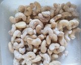 Foto langkah ke 3 dari resep Kacang Mede Goreng.