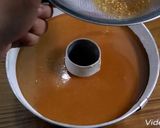 Foto langkah ke 6 dari resep Bolu Karamel | Bolu Sarang Semut.