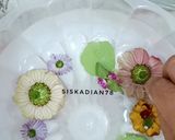Foto langkah ke 3 dari resep Puding Susu Yogurt with Edible Flower / Hantaran / Gift.
