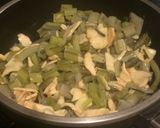 Foto del paso 3 de la receta: Cocina express: Tortilla de cabos de acelga y hongos