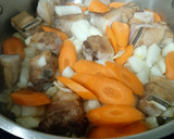 Foto del paso 3 de la receta: Costilla con col y alcachofas