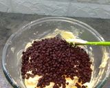 Foto langkah ke 4 dari resep Vanila Chocochip Cookies.