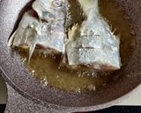 Foto langkah ke 1 dari resep Ikan Kuwe Masak Kecap.