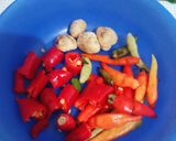 Foto langkah ke 2 dari resep Sambal Kemiri Terong Bakar.