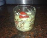 Foto del paso 4 de la receta: Semifrío de cuajada de limón con base de almendrados y fresas