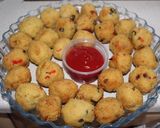 A picture of step 3 of Cous cous balls.