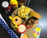 A picture of step 10 of Chicken buffalo burger meal.