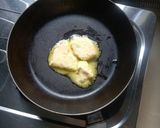 Foto langkah ke 1 dari resep Bolen Pisang Keju Cokelat.
