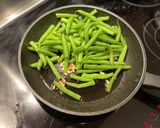 A picture of step 2 of 🧄 Sauteed Green beans with garlic.