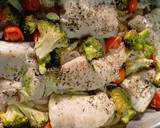 Foto del paso 7 de la receta: Merluza al horno con verduritas y salsa de espinacas