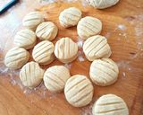 A legegyszerűbb, zsíros burgonyás pogácsa recept fázis 3 fotója