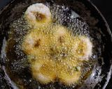 A picture of step 2 of Leftover Rice Pakoda.