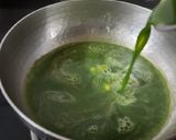 A picture of step 3 of Spinach creamy soup.