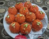 मोतीचूर बूंदी लाडू (motichur boondi ladoo recipe in marathi) रेसिपी स्टेप 6 फोटो 