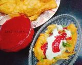 A picture of step 6 of Samosa Chat with Laal chutni.